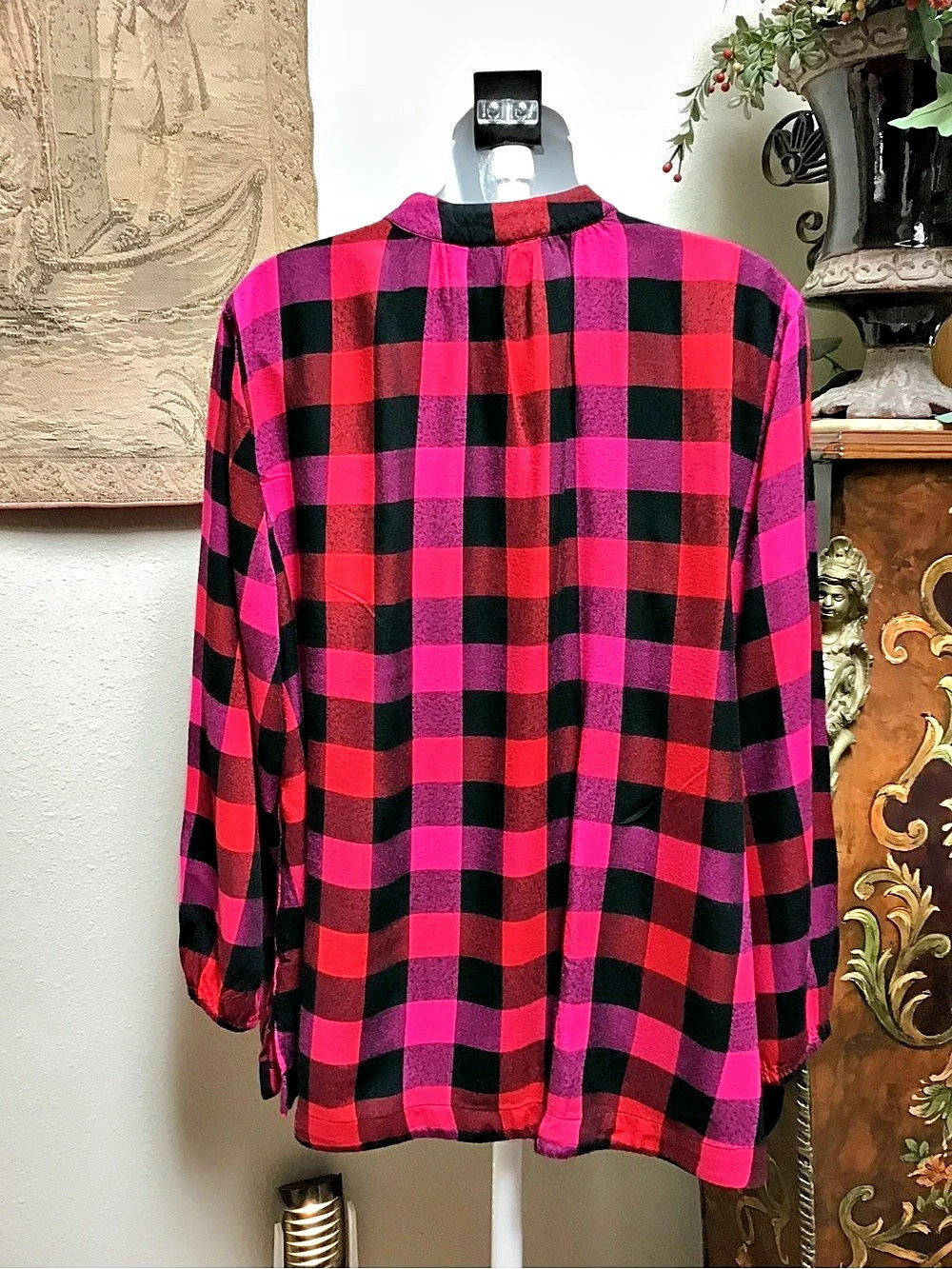 Lane Bryant Plaid Bow Blouse in Pink & Black Size X Like New - Picture 4 of 9